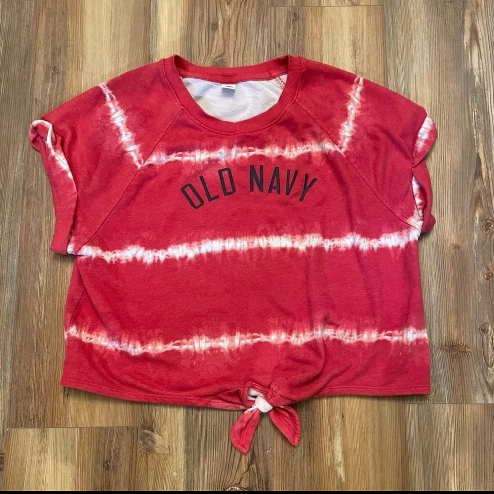 Old Navy Red and White Cropped Short Sleeve Sweatshirt with Tie Hem - Women’s